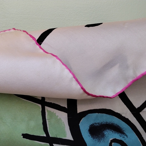 Vintage Harper's Bazaar silk scarf 🧣 - Picture 5 of 7